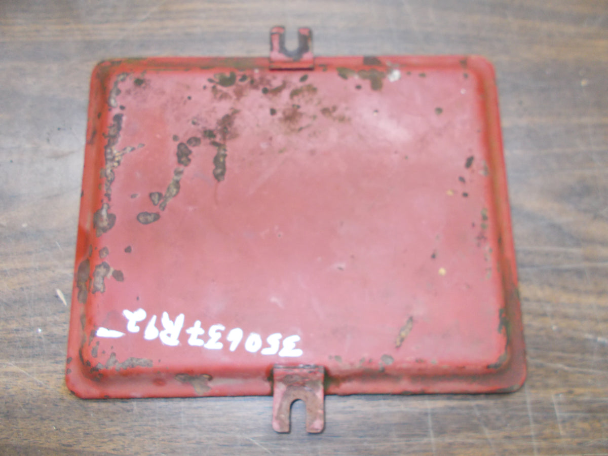 350637R92 FARMALL TRACTOR BATTERY BOX LID 100,130,140,A,B SUPER A