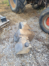 Load image into Gallery viewer, Case IH 885 Tractor