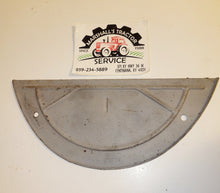 Load image into Gallery viewer, 354909R1 Clutch Housing Cover. Farmall / IH Tractors: SA 100 130 140 SC 200 230 240 404