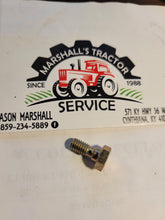 Load image into Gallery viewer, 3218130R1 fuel return banjo bolt IH / Case IH Tractors 84 85 series