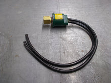 Load image into Gallery viewer, 111266C1 Case I/H Tractor High Pressure Switch 1620,1660,4000,5000,585,685,986,1086 +
