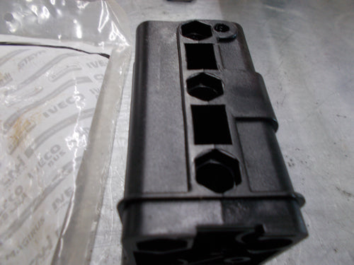 247713A3 Case I/H Tractor Valve Control