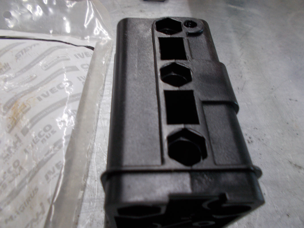 247713A3 Case I/H Tractor Valve Control