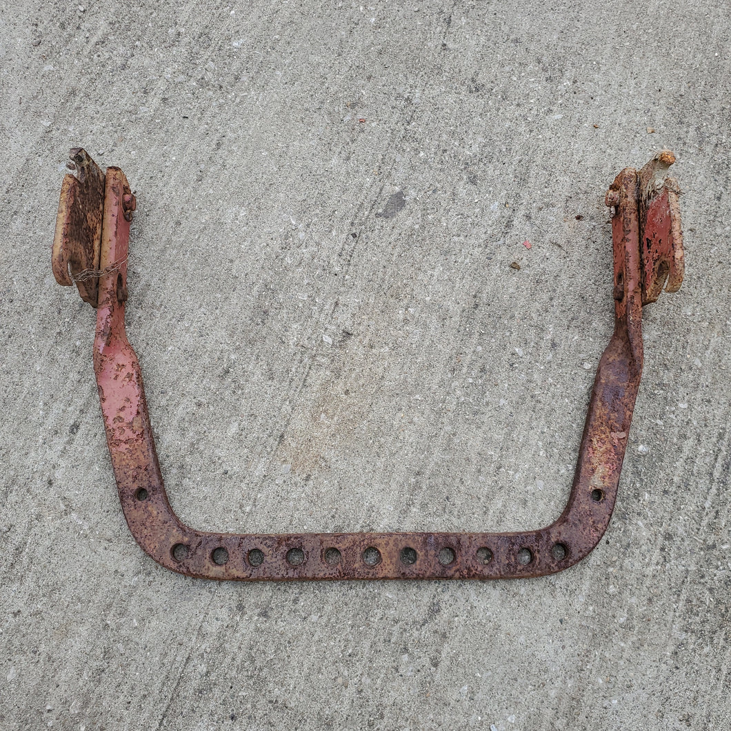 350834R11 Farmall Super A, 100, 130, 140 Drawbar