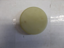 Load image into Gallery viewer, 529825R2 CYLINDER END CAP FITS IH 674 574 464 454 2400 2500