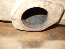 Load image into Gallery viewer, 406046R1 CASE I/H TRACTOR MANIFOLD 454,464,574,674,2400A,2400B,2405B. USED